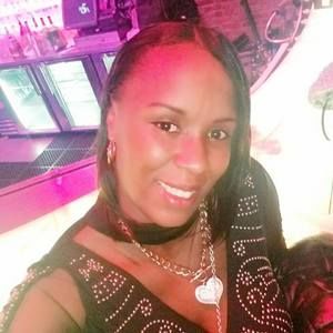 Meet your Posher, Monique